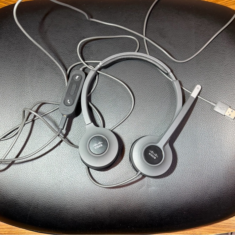 Cisco 522 Wired On-Ear USB- Headset - Charcoal New